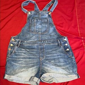 Short overalls